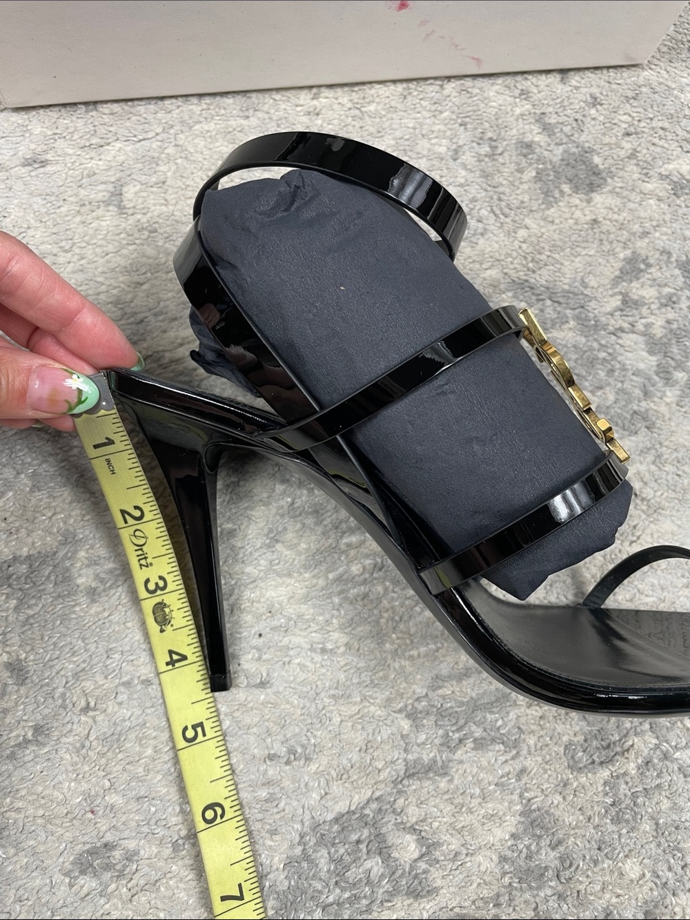 NIB Saint Laurent YSL Logo Plaque Cassandra Patent Leather Sandals Stiletto 40 - Picture 16 of 16